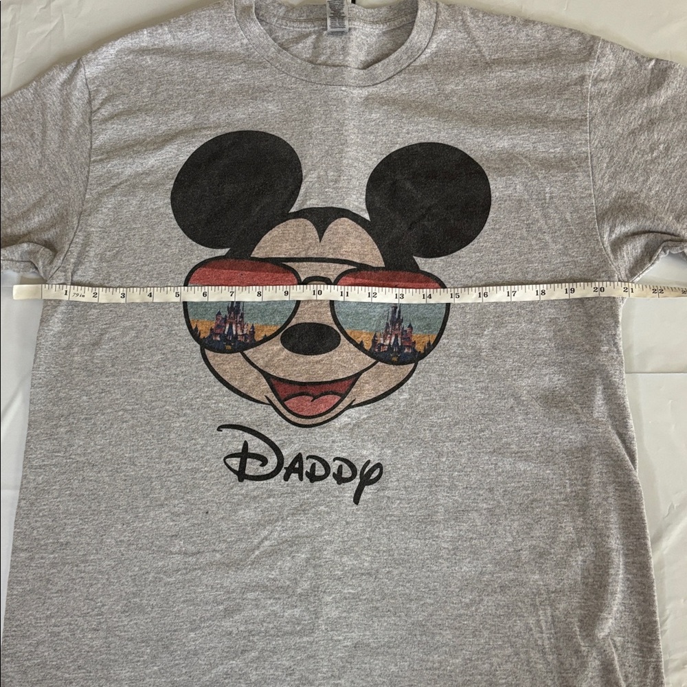 Disney Daddy Mickey Mouse Sunglasses Graphic Tee Gray Sz L | Trendy Flirty - Picture 4 of 7